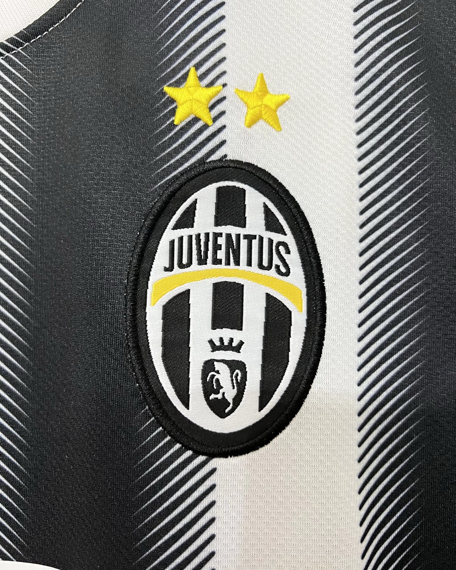 Juventus 2011/12 Home Soccer Jersey
