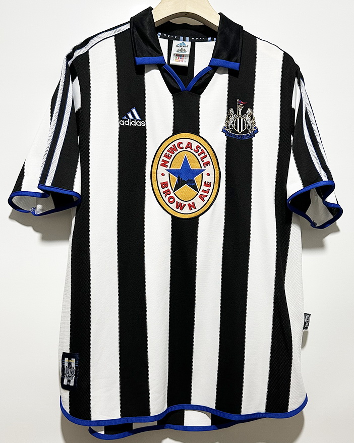 Newcastle United 1999/00 Home Soccer Jersey